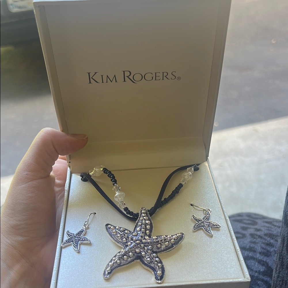Kim Rogers Starfish Necklace and Earrings Set - Silver and Black